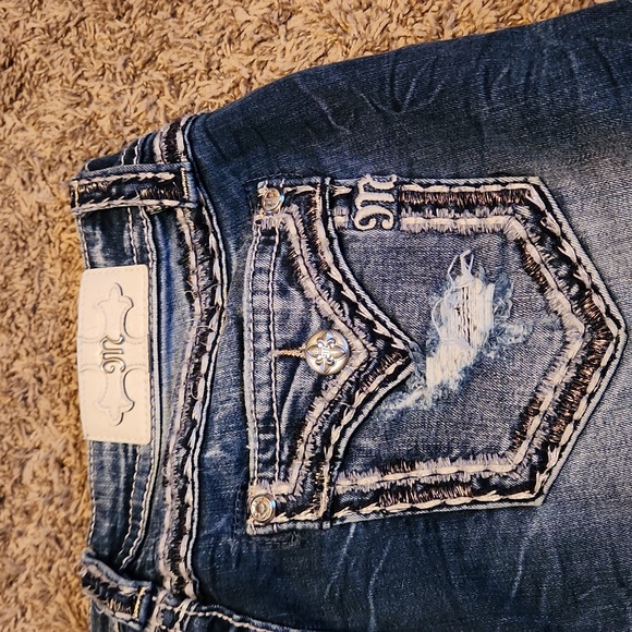 Miss Me Mid-Rise Easy Crop - Picture 11 of 12